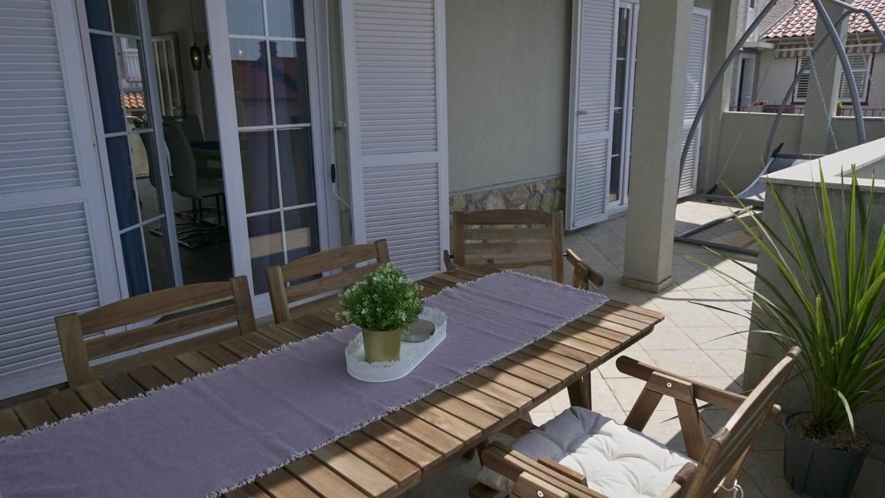 Apartments Bestak Krk Town Exterior photo