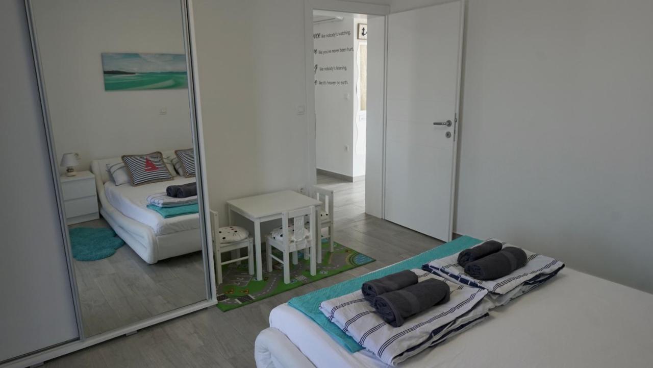 Apartments Bestak Krk Town Exterior photo